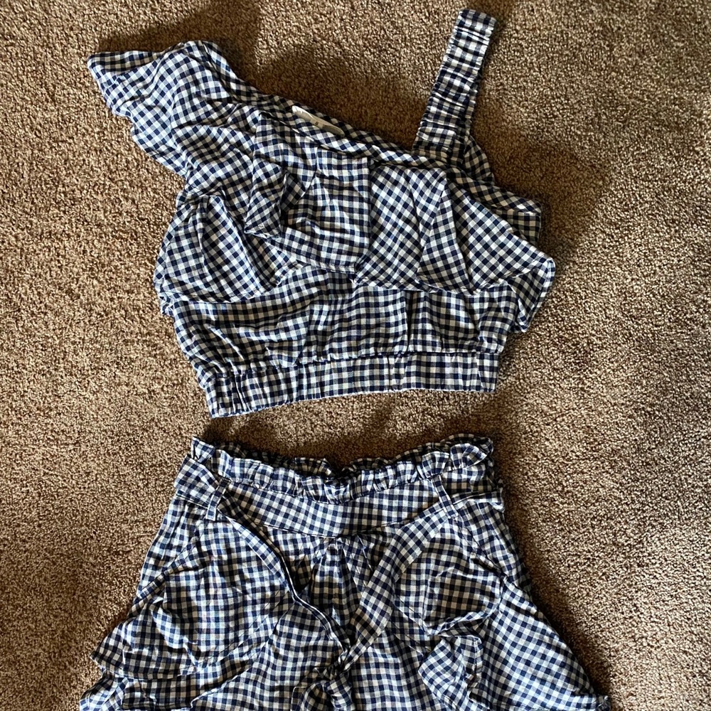 Gingham ruffle set